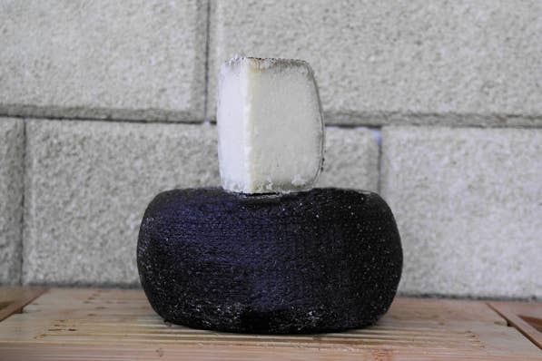 I sapori di una volta - Pecorino con Scorza Nera Assoluto - FORMAGGI